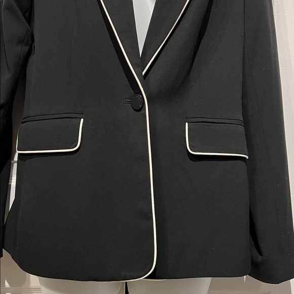 Karl Lagerfeld Black with White Piping Lined Blazer Size 4 - Picture 4 of 12